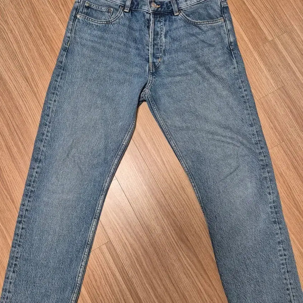 [BUNJANG] ARKET Regular Fit Mid-Wash Jeans / ARKET 아르켓 레귤러 중청 워싱진 (32)