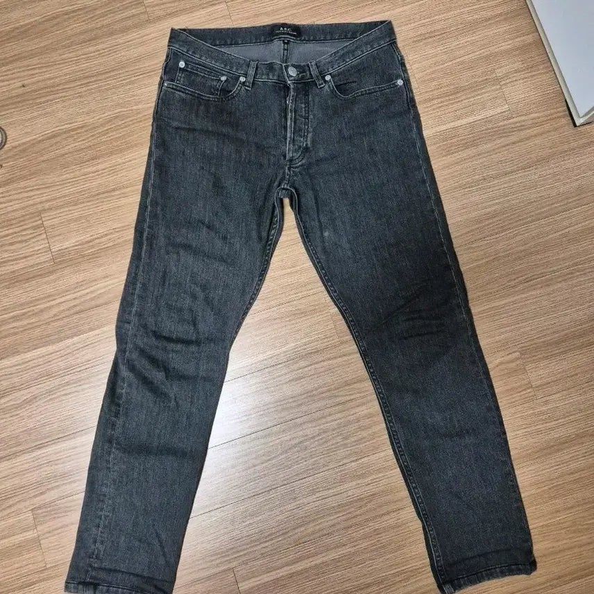 [BUNJANG] A.P.C. Petit New Standard Black Jeans (Size 29) / APC 아페쎄 쁘띠뉴스탠다드 블랙진 (29)