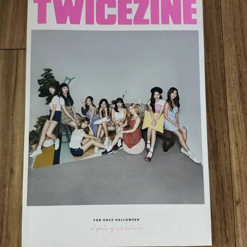[BUNJANG] Twice Twicezine Halloween Edition Photobook / 트와이스 TWICEZINE 포토북 할로윈 에디션