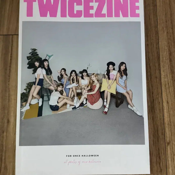 [BUNJANG] Twice Twicezine Halloween Edition Photobook / 트와이스 TWICEZINE 포토북 할로윈 에디션
