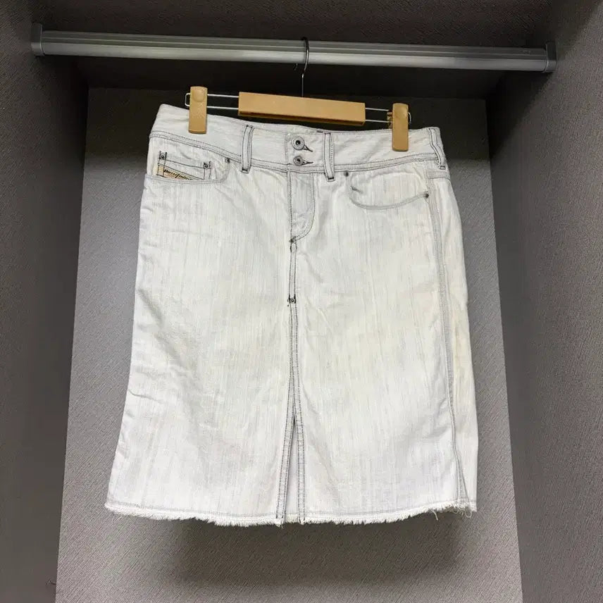 [BUNJANG] Diesel White Camouflage Print Skirt / 카라하나 코코모리 카모메산장 스즈코 카메 코네코야 빈티지 디젤 화이트 스커트