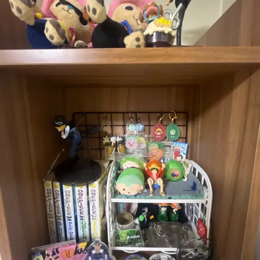 [BUNJANG] One Piece Bundle Set Luffy Zoro Sanji Figures Dolls Keychains Badges / 원피스 굿즈 일괄 양도 루피 조로 상디 피규어 인형 키링 뱃지