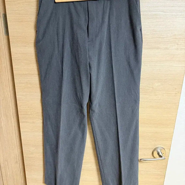 [BUNJANG] Giordano Concept One Semi-Wide Fit Dark Grey Slacks / [33] 지오다노 컨셉원 세미와이드핏 진회색 그레이 슬랙스