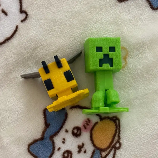 [BUNJANG] McDonald's Minecraft Happy Meal Bee & Creeper Bundle Set / 맥도날드 마인크래프트 해피밀 꿀벌&크리퍼 일괄 판매