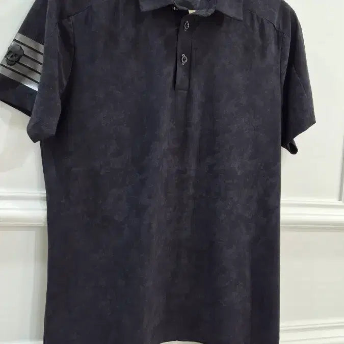 [BUNJANG] AMAZING COAR Navy Round Neck Collar Short Sleeve T-Shirt / AMAZING COAR 톤다운 네이비 라운드넥 카라 반팔