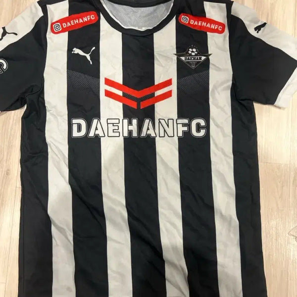 [BUNJANG] Soccer Team Uniform / 축구부 유니폼 팝니다