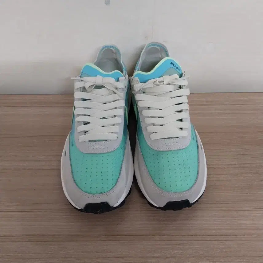 [BUNJANG] Nike Waffle One Women's Sneakers Green-Blue / 여성 나이키 와플 원 운동화 (240)