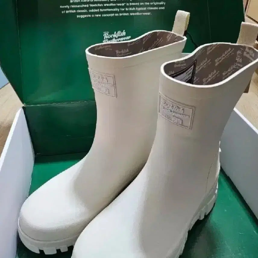 [BUNJANG] Rockfish Ivory Middle Rain Boots / 락피쉬 아이보리 미들 레인부츠