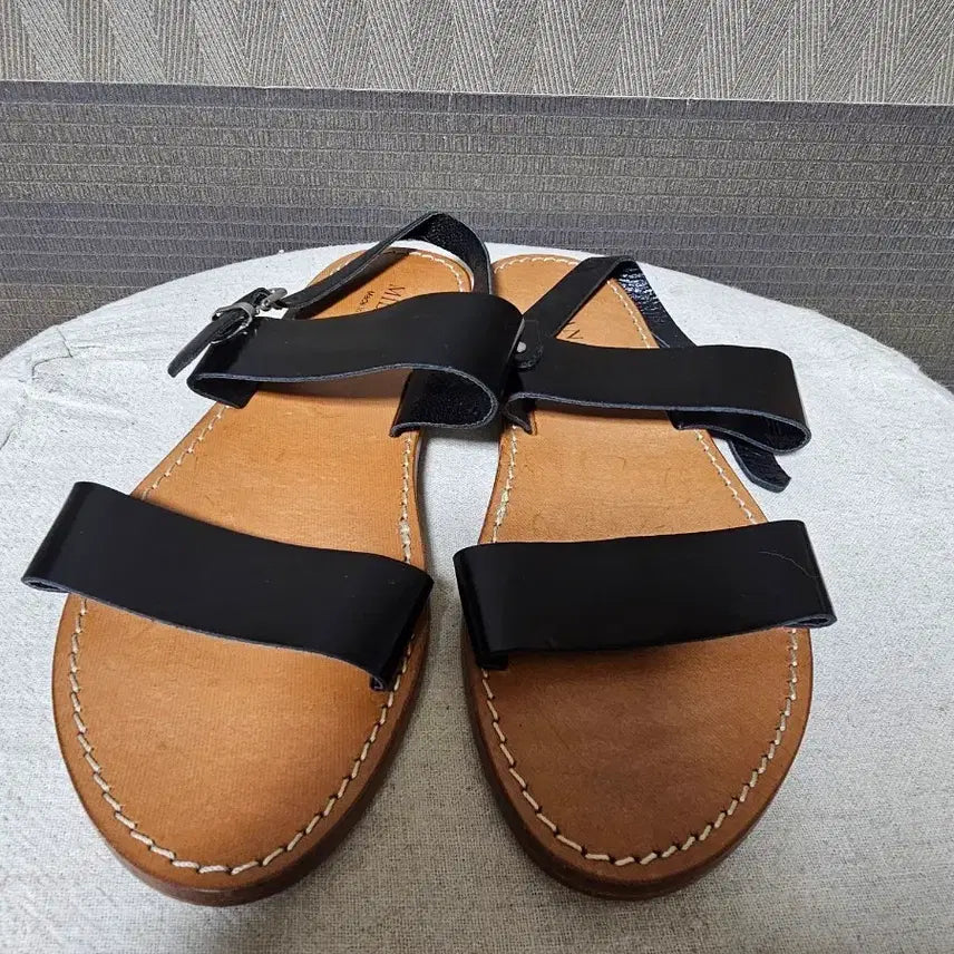 [BUNJANG] MILANA Black Leather Strap Sandals (Size 235-240) / 이태리 MILANA밀라나  블랙 스트랩 샌들 37 240