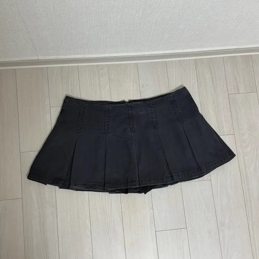 [BUNJANG] Brandy Melville Low-Rise Mini Denim Skirt Shorts / 브랜디멜빌 데님 청 플리츠 로우라이즈 미니 스커트 치마바지