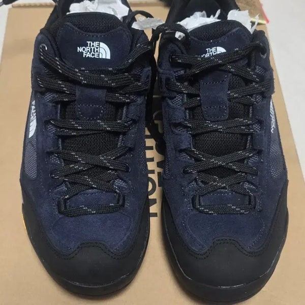 [BUNJANG] The North Face Men's Waterproof Hiking Boots Navy / 노스페이스 남성 방수 등산화 네이비