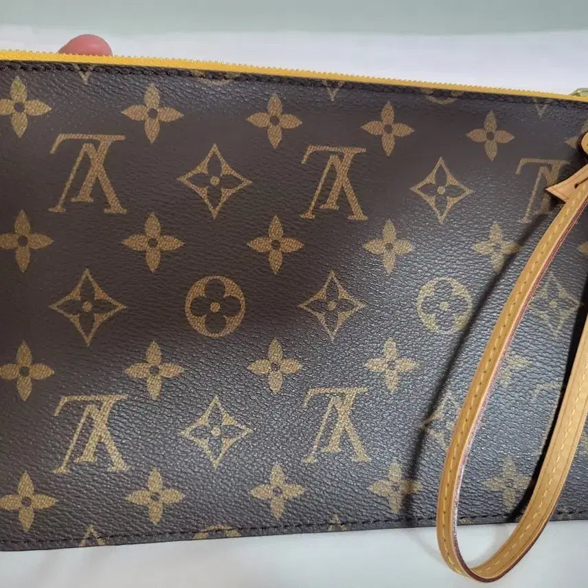 [BUNJANG] Louis Vuitton Monogram Clutch Pouch / 루이비통 모노그램 클러치