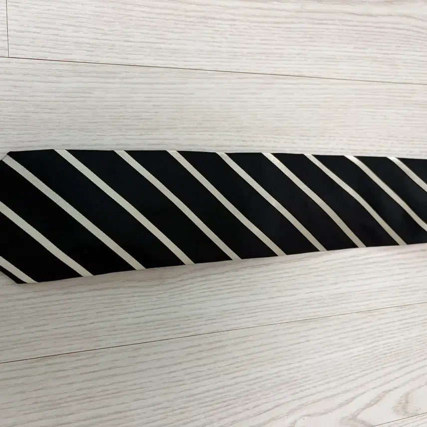 [BUNJANG] PRADA Silk Tie / PRADA 넥타이 팝니다.