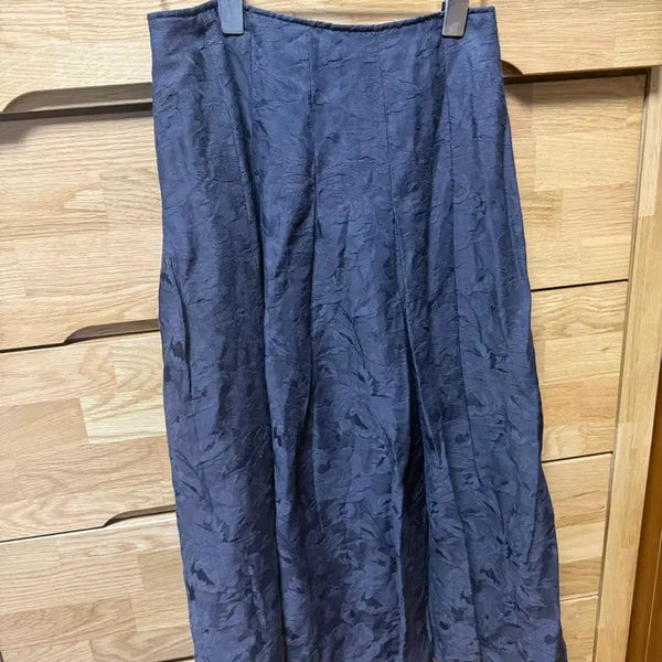 [BUNJANG] Black Rose Pattern Midi Skirt / 블랙 장미 패턴 스커트 / 버터플라이빈티지 데이트룩 하구미 모리걸 stc빈티지 y2k