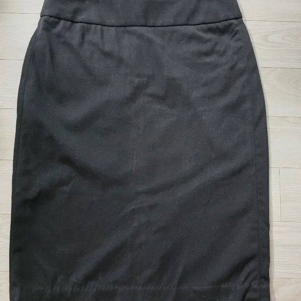 [BUNJANG] Banana Republic Black H-Line Midi Skirt / 바나나 리퍼블릭의 블랙 H라인 스커트