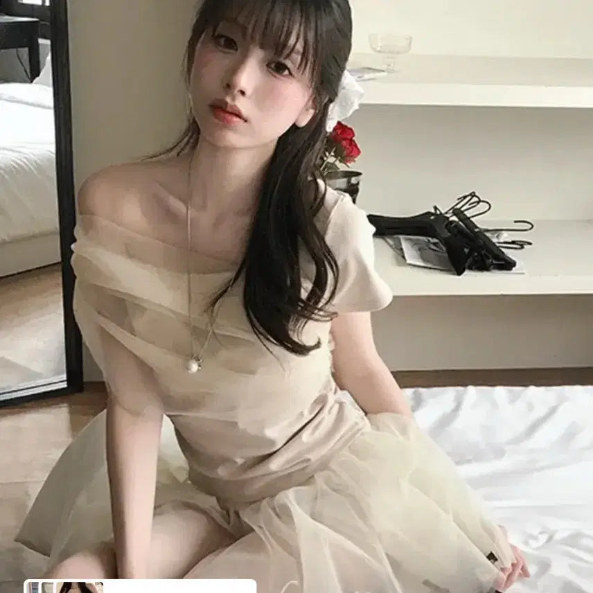 [BUNJANG] Cloud Emotion Niep Cha Asymmetric One Shoulder Top / (새상품)클라우드이모션 니에프 샤 언발 원숄더