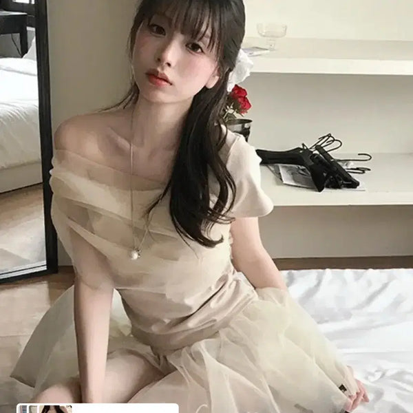 [BUNJANG] Cloud Emotion Niep Cha Asymmetric One Shoulder Top / (새상품)클라우드이모션 니에프 샤 언발 원숄더