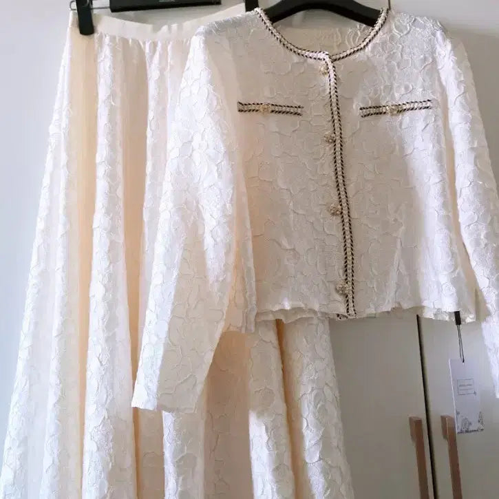 [BUNJANG] Ivory Pleated Jacket and Skirt Set / 고급플이츠자켓 +스커트/세트 아이보리