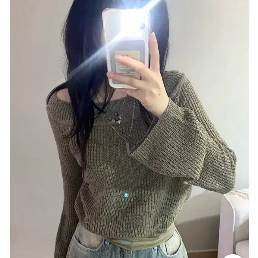 [BUNJANG] Off-Shoulder Crop Knit / 오프숄더 크롭 니트