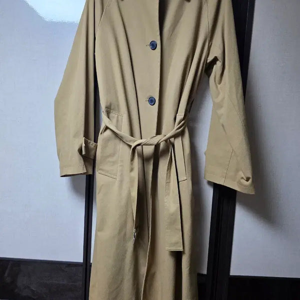[BUNJANG] Unoia Beige Trench Coat with Belt / 단추가 헐거워서 저렴히 유노이아 트렌치코트