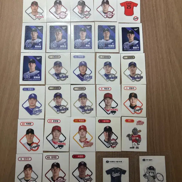 [BUNJANG] KBO Bread Stickers Bundle Set (30 pcs) / KBO 빵 띠부씰 30장 일괄