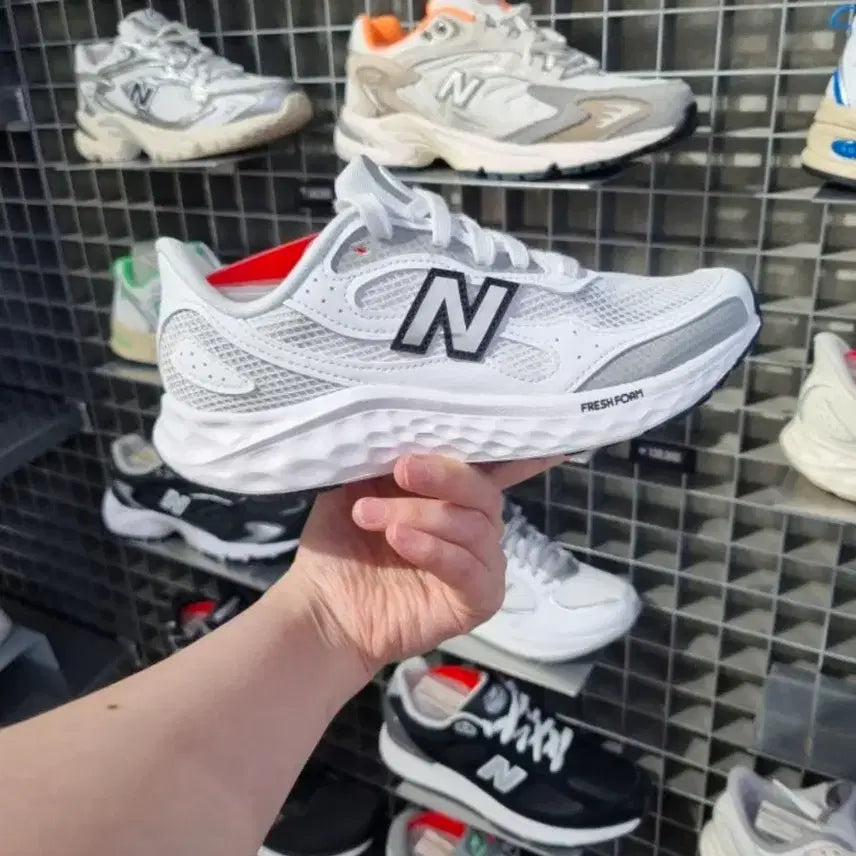 [BUNJANG] New Balance Fresh Foam Arishi White 240mm Sneakers / 뉴발란스 프레쉬폼 아리쉬 화이트 색상 240mm