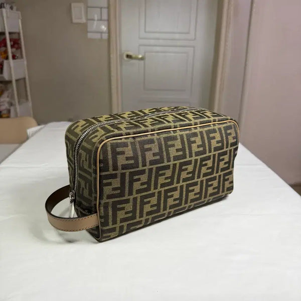 [BUNJANG] Fendi FF Jacquard Fabric Toiletry Case Pouch Dopp Kit Brown / [26년3월,크림구매]펜디 FF 자카드 패브릭 토일레트리 케이스 파우치 돕키트 브라운
