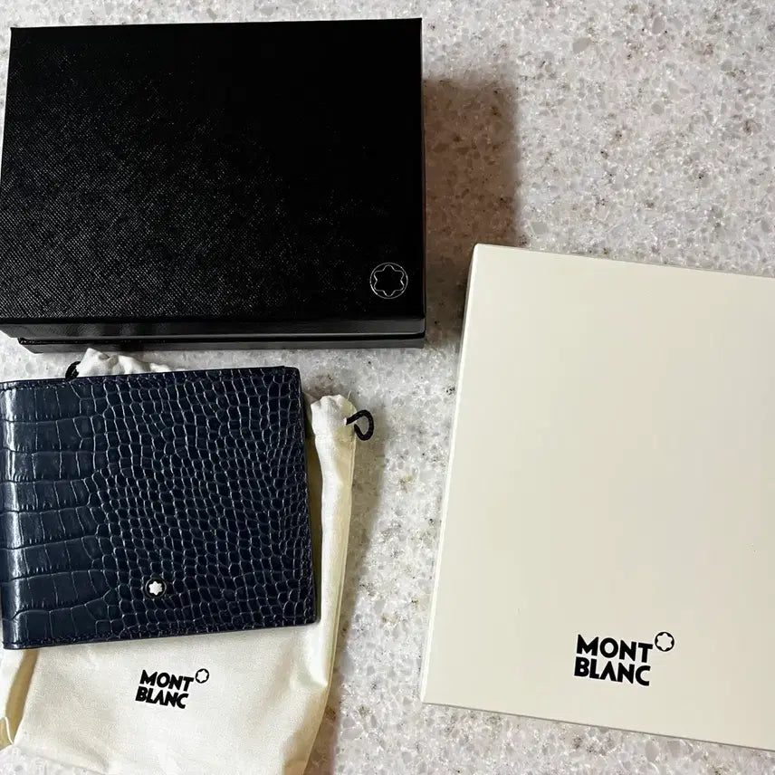 [BUNJANG] Montblanc Navy Bifold Wallet / [미사용새제품] 몽블랑 지갑 네이비 반지갑 114450