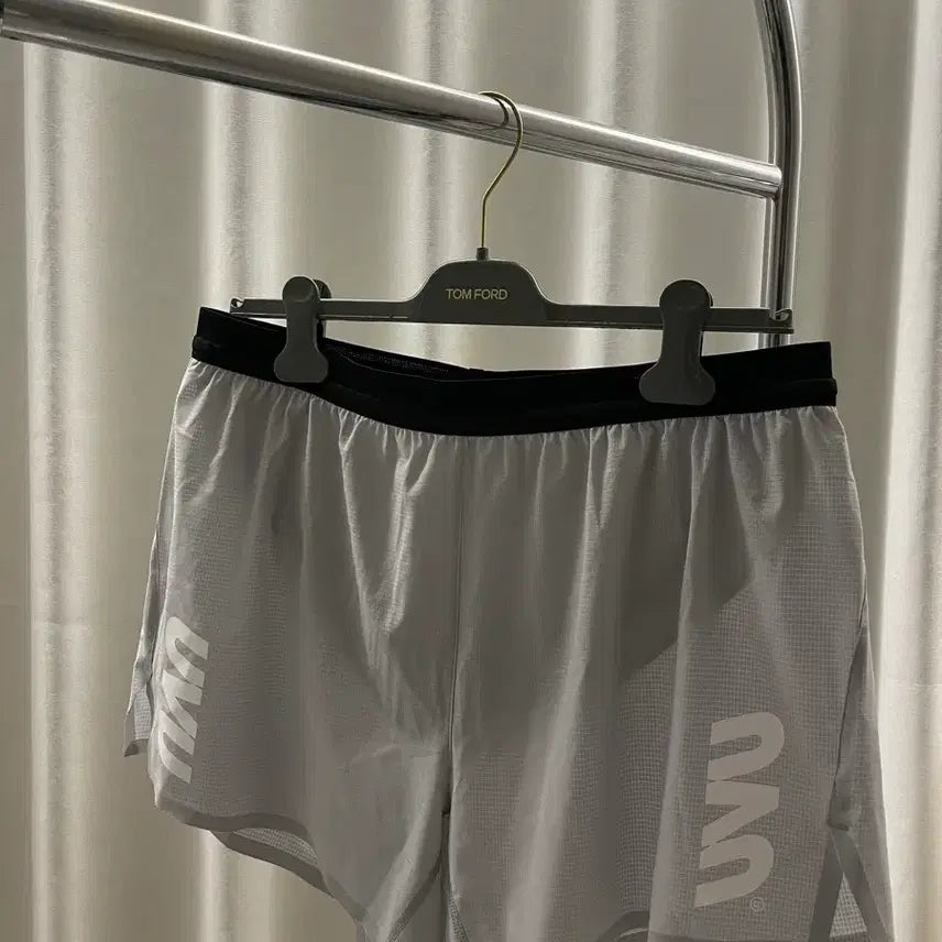 [BUNJANG] UVU Signature Split Shorts Light Grey / [L] uvu 스플릿 쇼츠 라이트 그레이