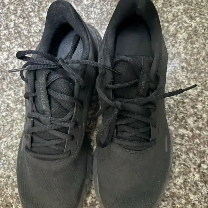 [BUNJANG] Nike Revolution Black Sneakers (275) / (275) 나이키 레볼루션