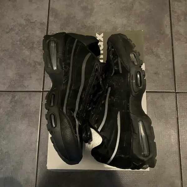 [BUNJANG] Nike x Worksout Air Max 95 Black / 나이키 nike x 웍스아웃 worksout 에어맥스 95 블랙 280