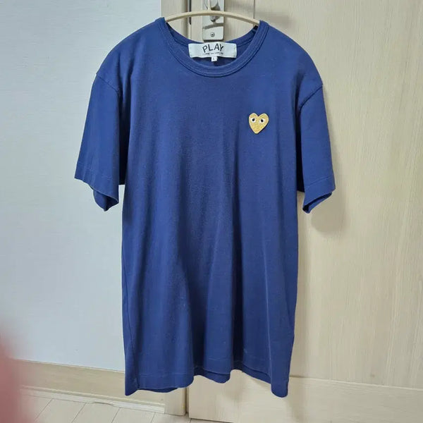 [BUNJANG] Comme des Garçons Navy Gold Heart Appliqué T-Shirt L / 꼼데가르송 네이비 골드 하트 와펜 반팔티 L