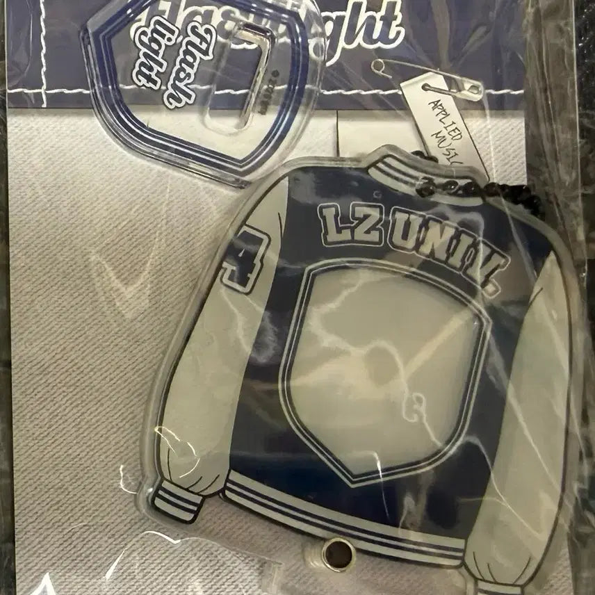 [BUNJANG] Flashlight PLA University Jacket Design Photocard Holder / 플래시라이트 플라 신학기 과잠 홀더 양도