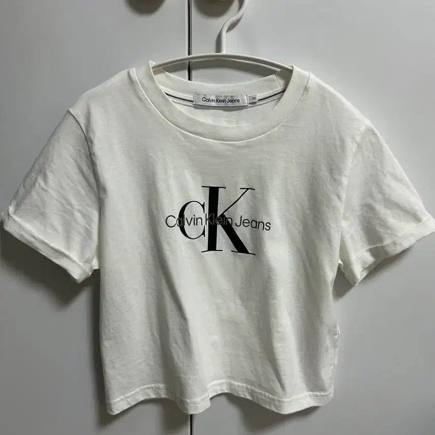[BUNJANG] Calvin Klein Cropped T-Shirt XS White / 캘빈 ck 크롭티