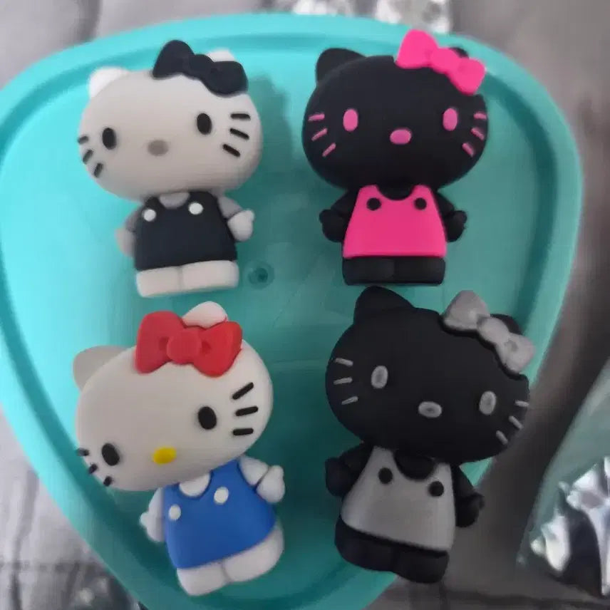 [BUNJANG] Hello Kitty Magnet 4-Piece Set / 헬로키티 마그넷 4종 세트