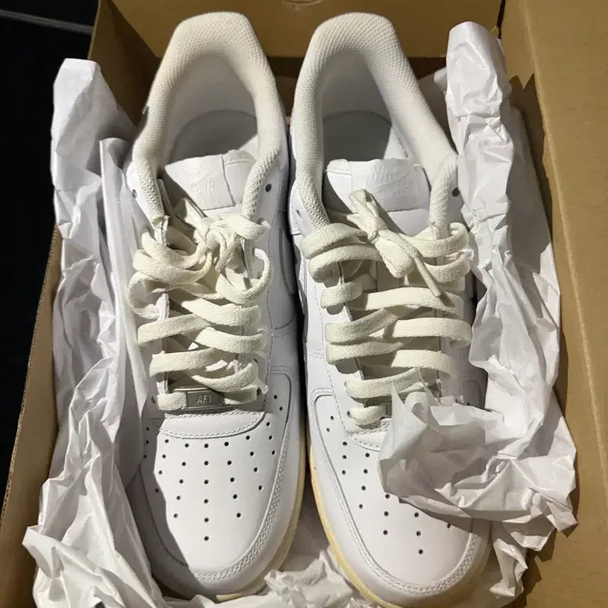 [BUNJANG] Nike Air Force 1 Low White Men's Shoes 280 / 나이키 에어포스1 로우 화이트 기본 흰색 신발 280