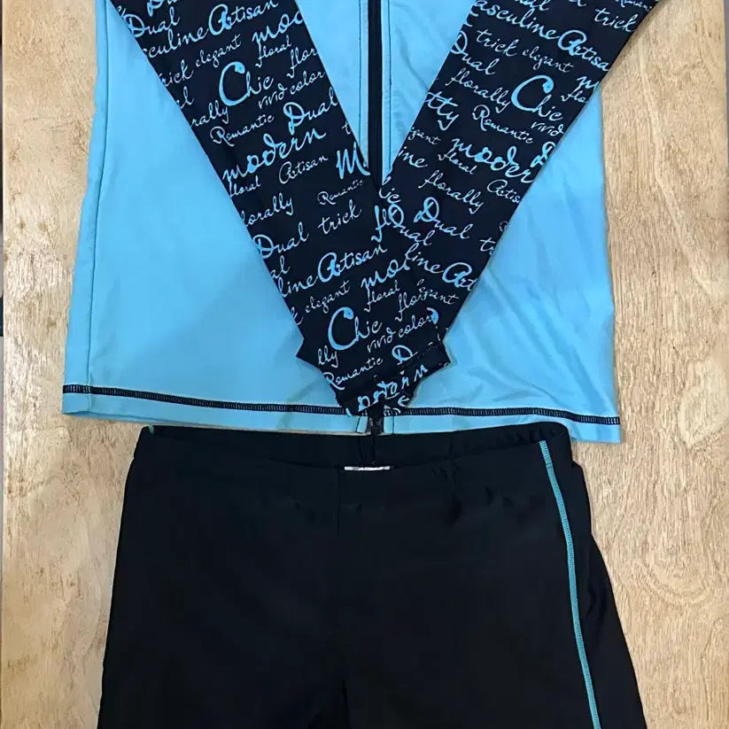 [BUNJANG] Pierre Cardin Rash Guard Set Swimsuit - Size 140 / 래쉬가드 세트 수영복