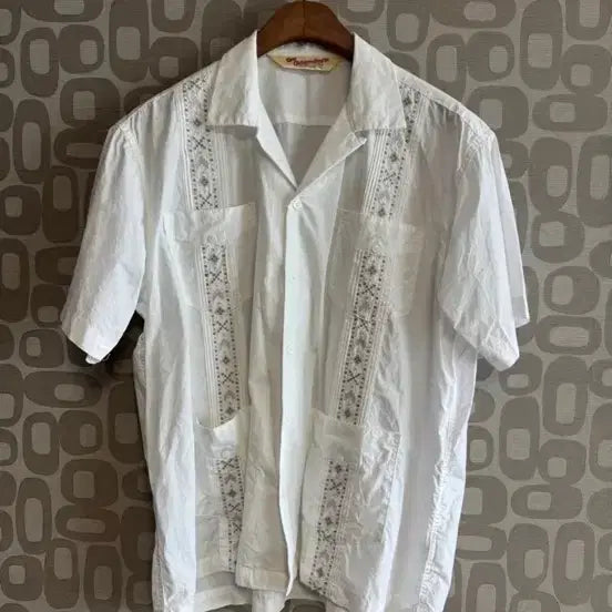 [BUNJANG] Outstanding Kuba Shirt L / 아웃스탠딩 쿠바 빈필셔츠 L