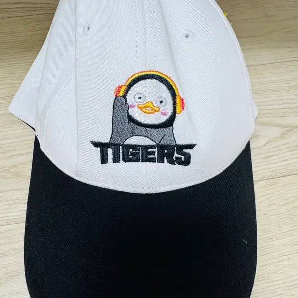 [BUNJANG] Kia Tigers X Pengsoo Collaboration Baseball Cap / 기아타이거스 펭수 콜라보 캡
