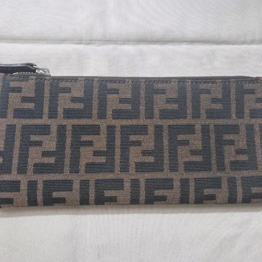 [BUNJANG] Fendi Monogram Canvas Zip Pouch Clutch / 펜디 지갑 클러치  정품