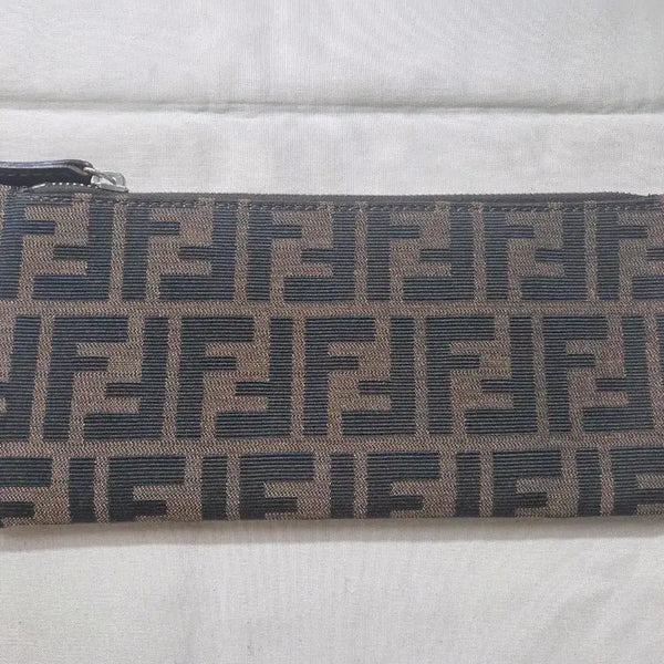 [BUNJANG] Fendi Monogram Canvas Zip Pouch Clutch / 펜디 지갑 클러치  정품