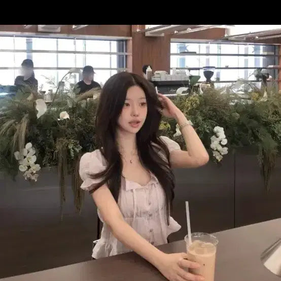 [BUNJANG] Artisee Puff Frill Blouse / 멜팅블루 아티제 퍼프 프릴 블라우스