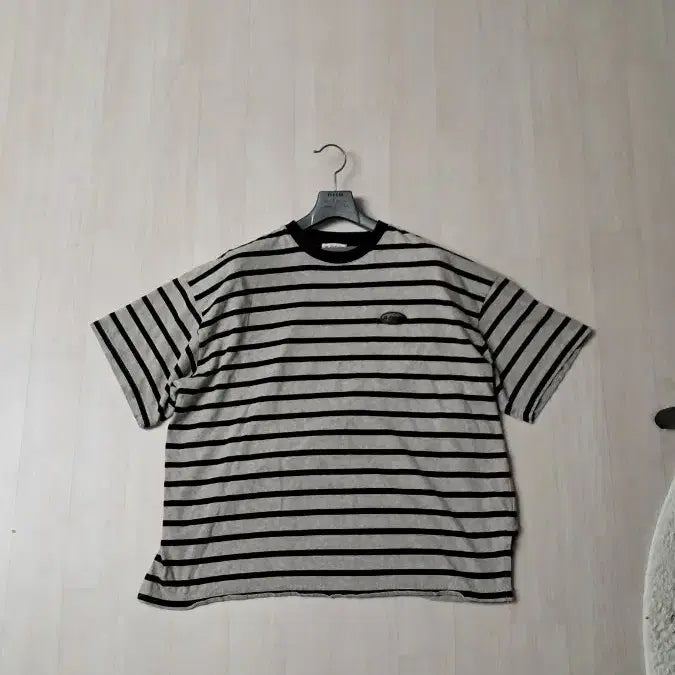 [BUNJANG] Stripe Loose Fit T-Shirt / 줄티