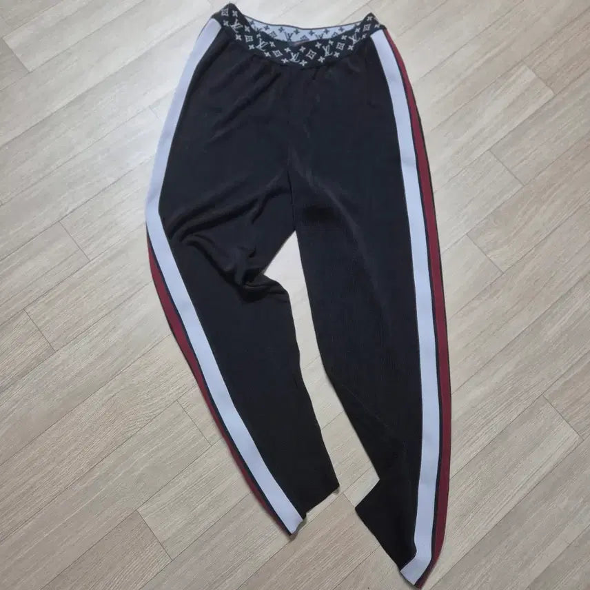 [BUNJANG] Louis Vuitton Women's Premium Training Pants / 루이비통 슬립팬츠