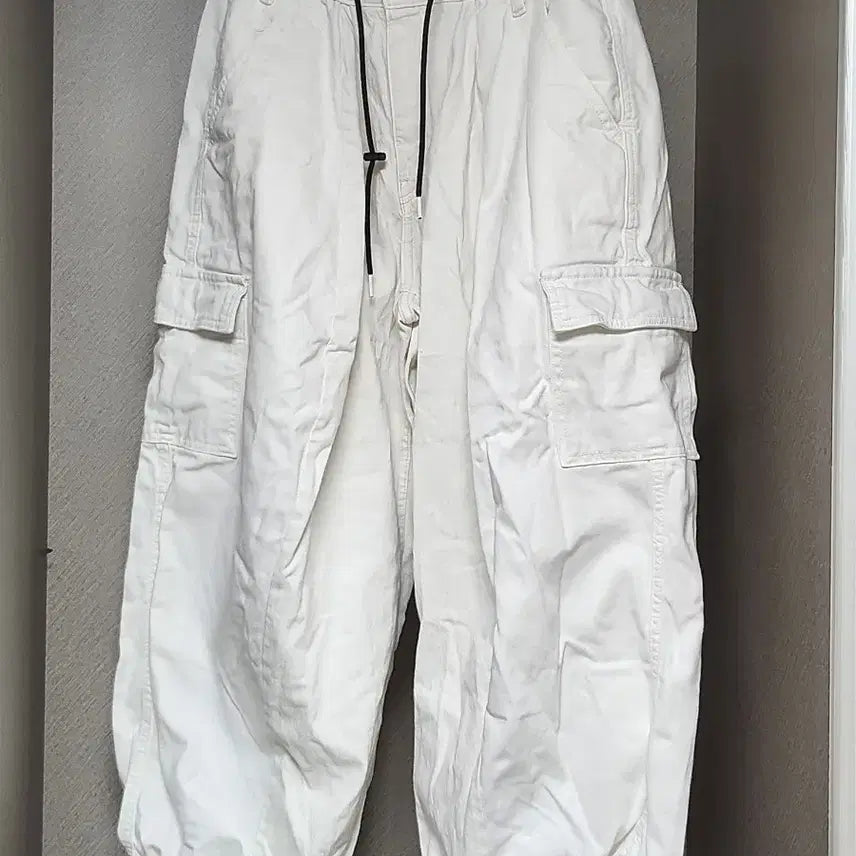 [BUNJANG] WiseGirl Custom White Wide Leg Cargo Pants / 와이즈걸 와걸 커팬 화이트팬츠 와이드팬츠 카고팬츠 빈티지 리폼
