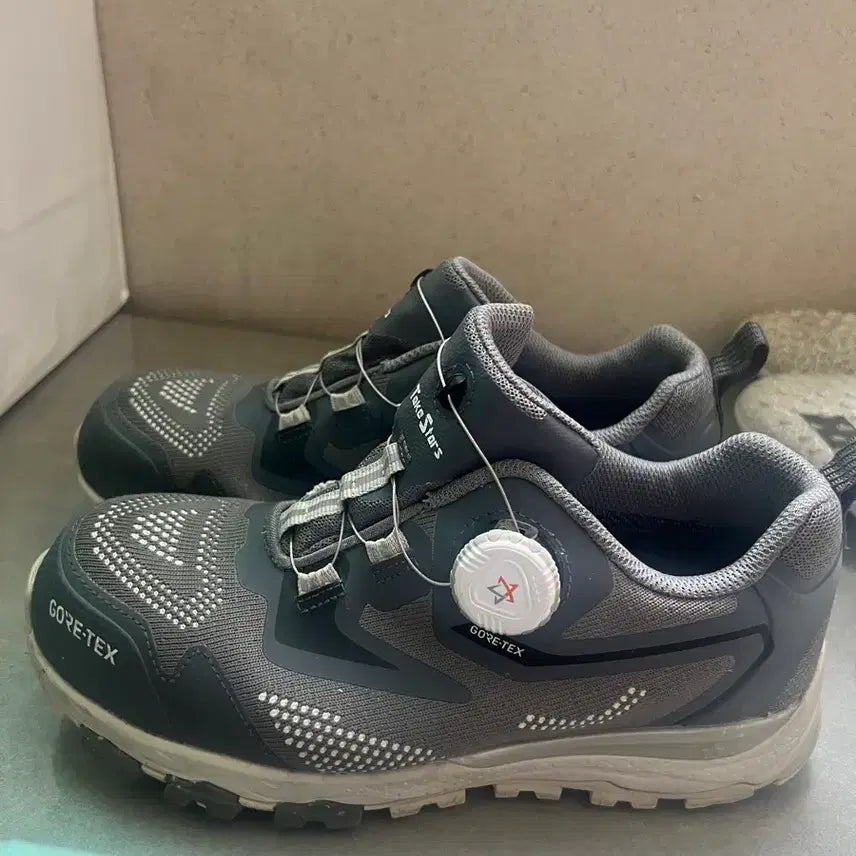 [BUNJANG] Takestars Gore-Tex Dial Sneakers (235) / 테이크스타즈 고어텍스 다이얼 운동화 235