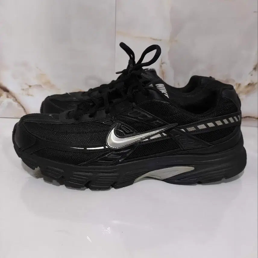 [BUNJANG] Nike Initiator Black Sneakers / 285mm 나이키 이니시에이터 블랙 운동화