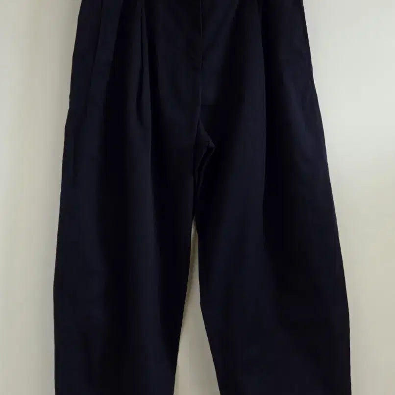 [BUNJANG] COS Pleated Barrel Leg Twill Chino Pants Navy / 코스 플리티드 배럴 레그 트윌 치노 팬츠