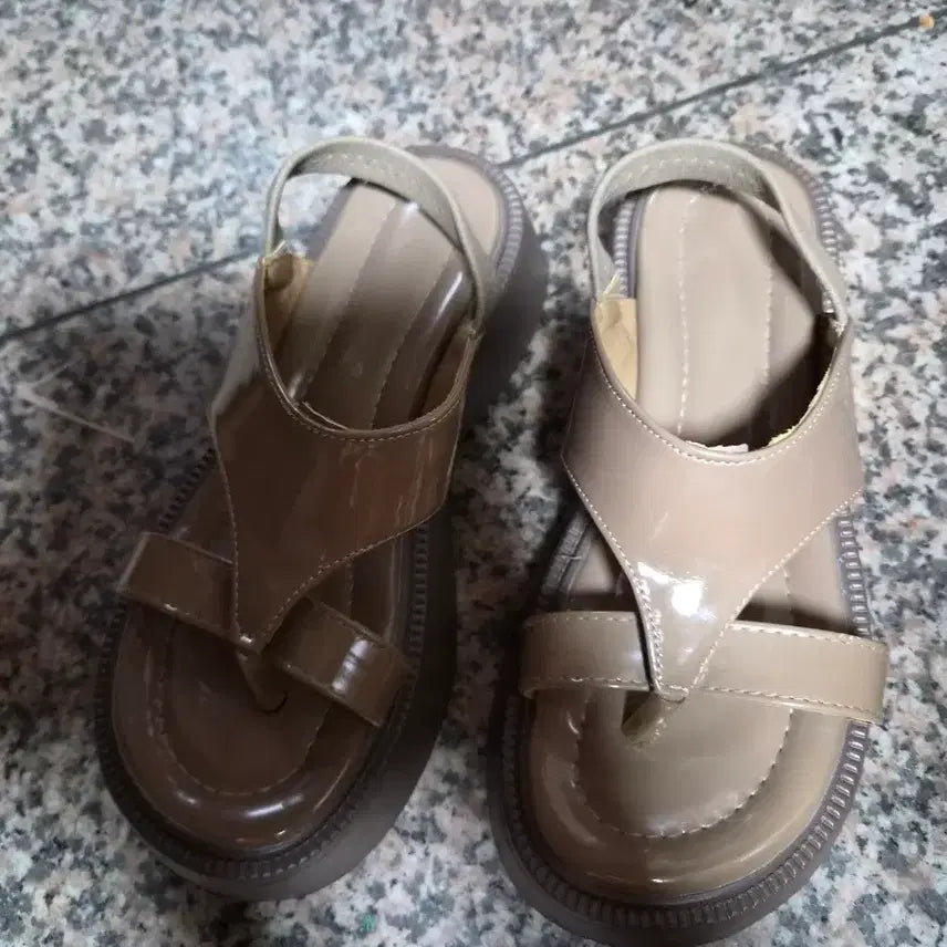 [BUNJANG] Beige Strap Sandals / 스트랩 샌들   235
