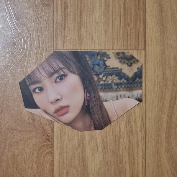 [BUNJANG] IZ*ONE Fiesta I AM Kang Hyewon Polygon Postcard / 아이즈원 피에스타 I AM 강혜원 다각형 엽서